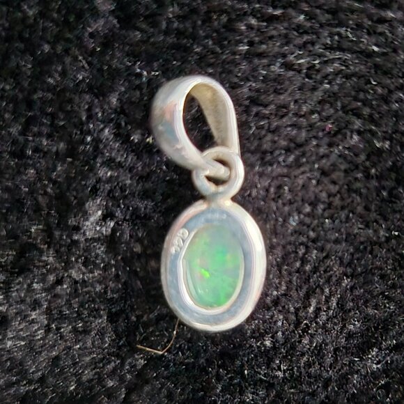 Sterling SIlver Oval Ethiopian Opal Pendant - Natural Stone - Picture 4 of 5